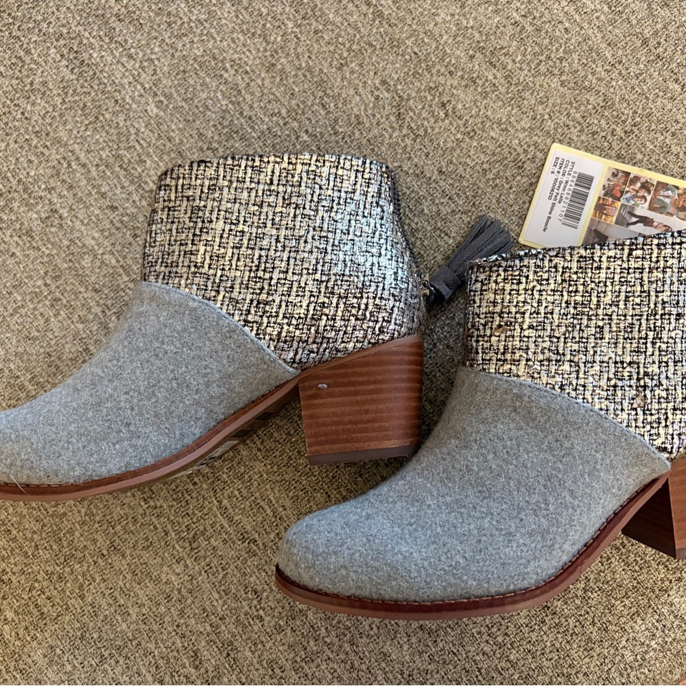 TOMS Tassel Leila Booties- NWT